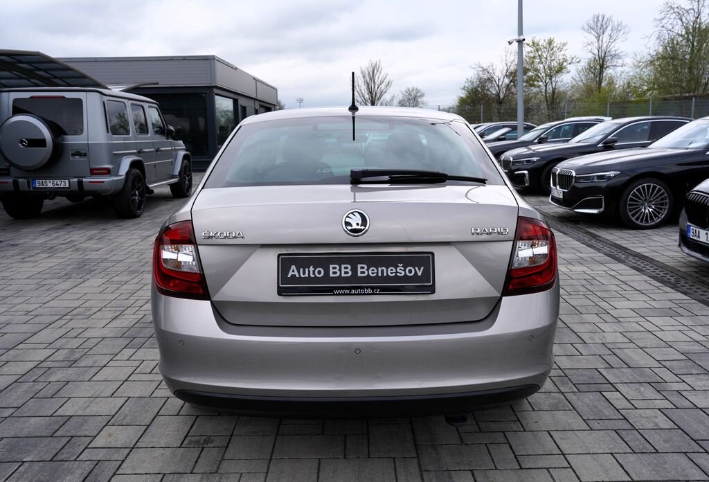 Škoda Rapid Sedan / Limuzína 999,0 70 kw