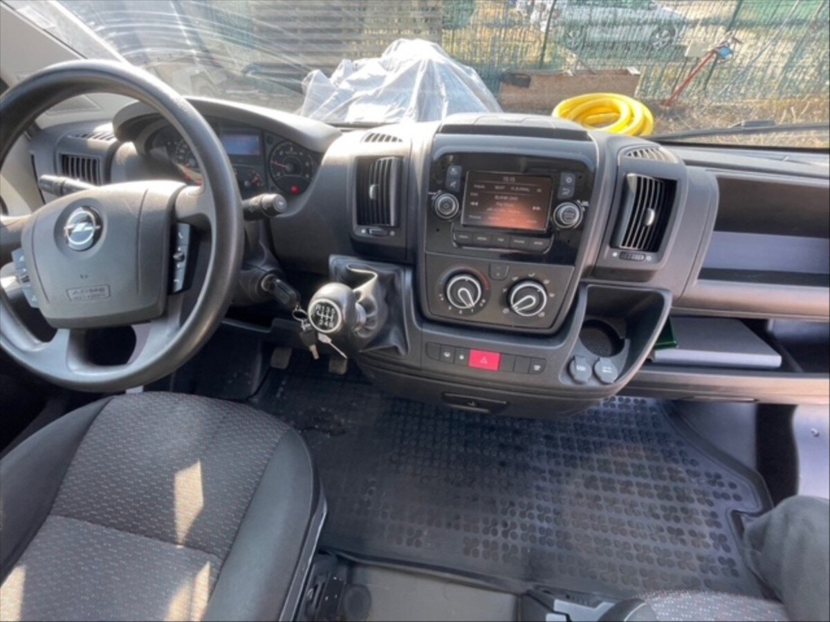 Opel Ostatní Skříň 2,2 l 121 kw