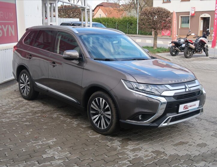 Mitsubishi Outlander Kombi 2,0 l 110 kw