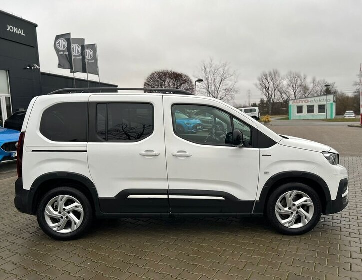 Peugeot Rifter 8