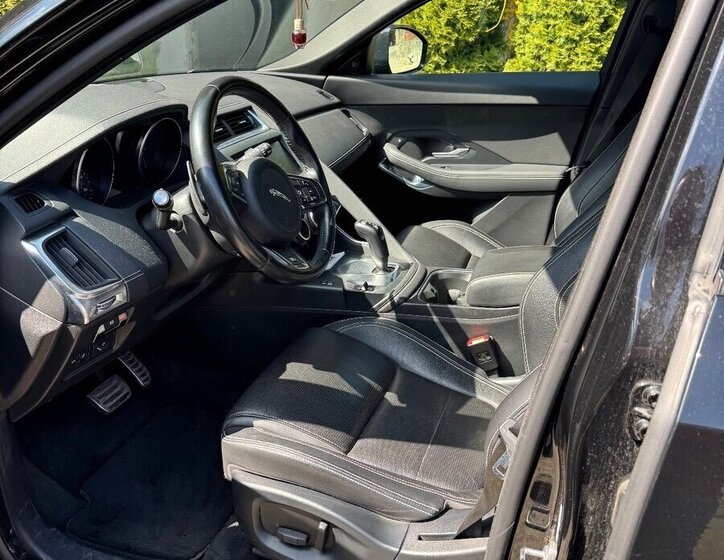 Jaguar E-Pace Hatchback 0,0 0