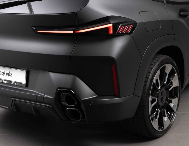 BMW XM SUV / Terénní 3,0 l 350 kw