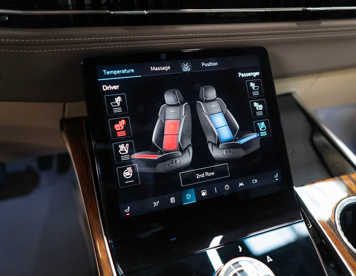 Cadillac Escalade 33