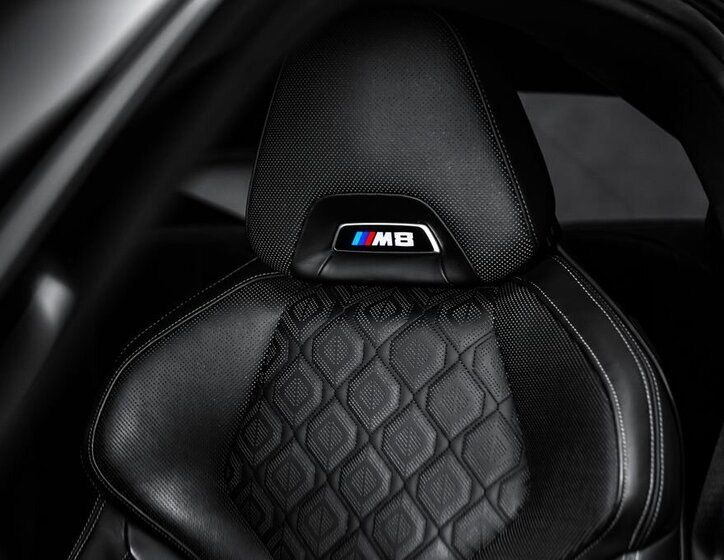 BMW M8 Kupé 4,4 l 460 kw