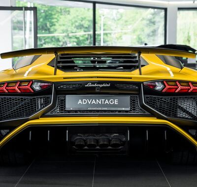 Lamborghini Aventador 3