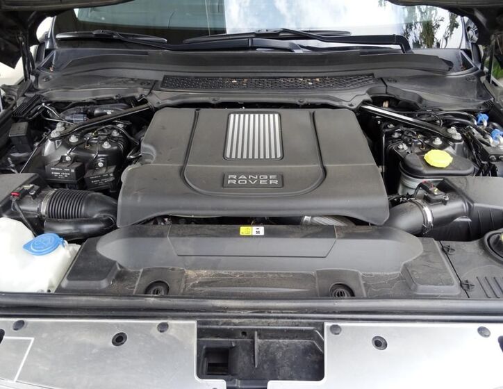 Land Rover Range Rover SUV 4,4 l 250 kw