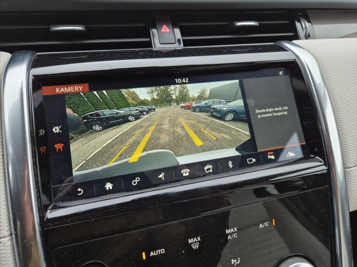 Land Rover Discovery Sport SUV / Terénní 2,0 l 132 kw