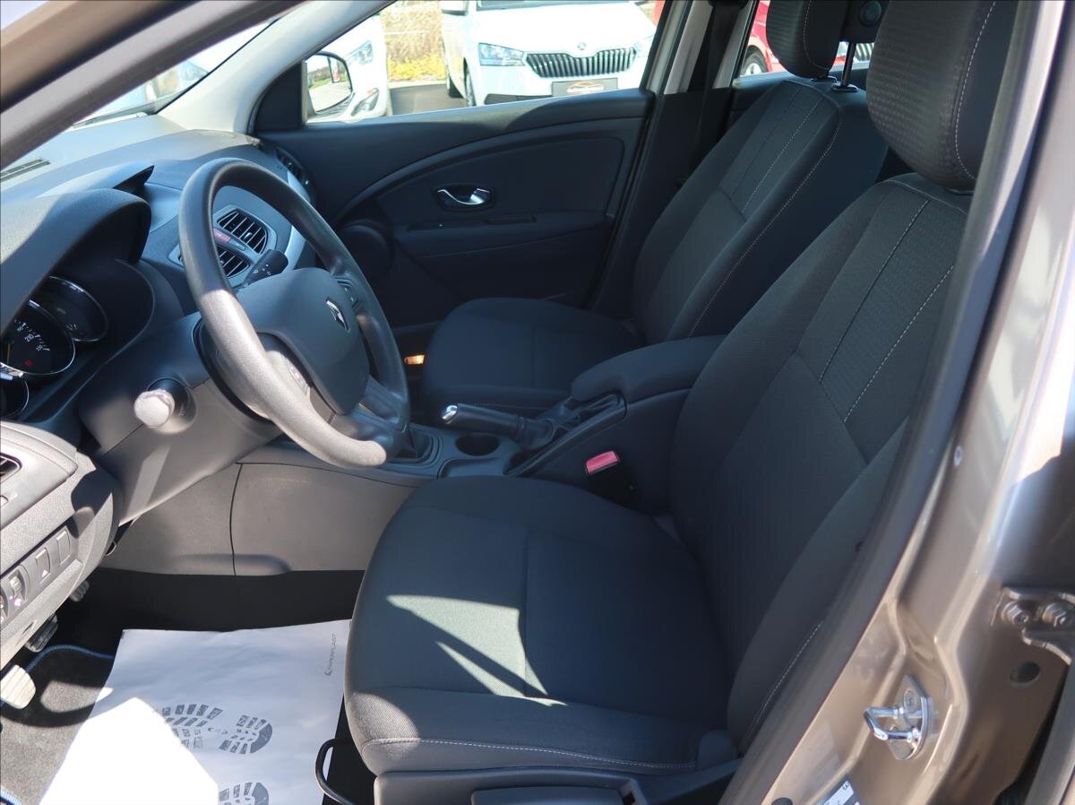 Renault Fluence Sedan / Limuzína 1,6 l 81 kw