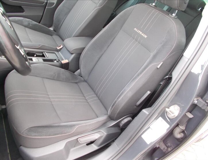 Volkswagen Golf Kombi 1,6 l 81 kw