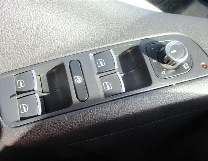 Volkswagen Tiguan SUV / Terénní 2,0 l 81 kw