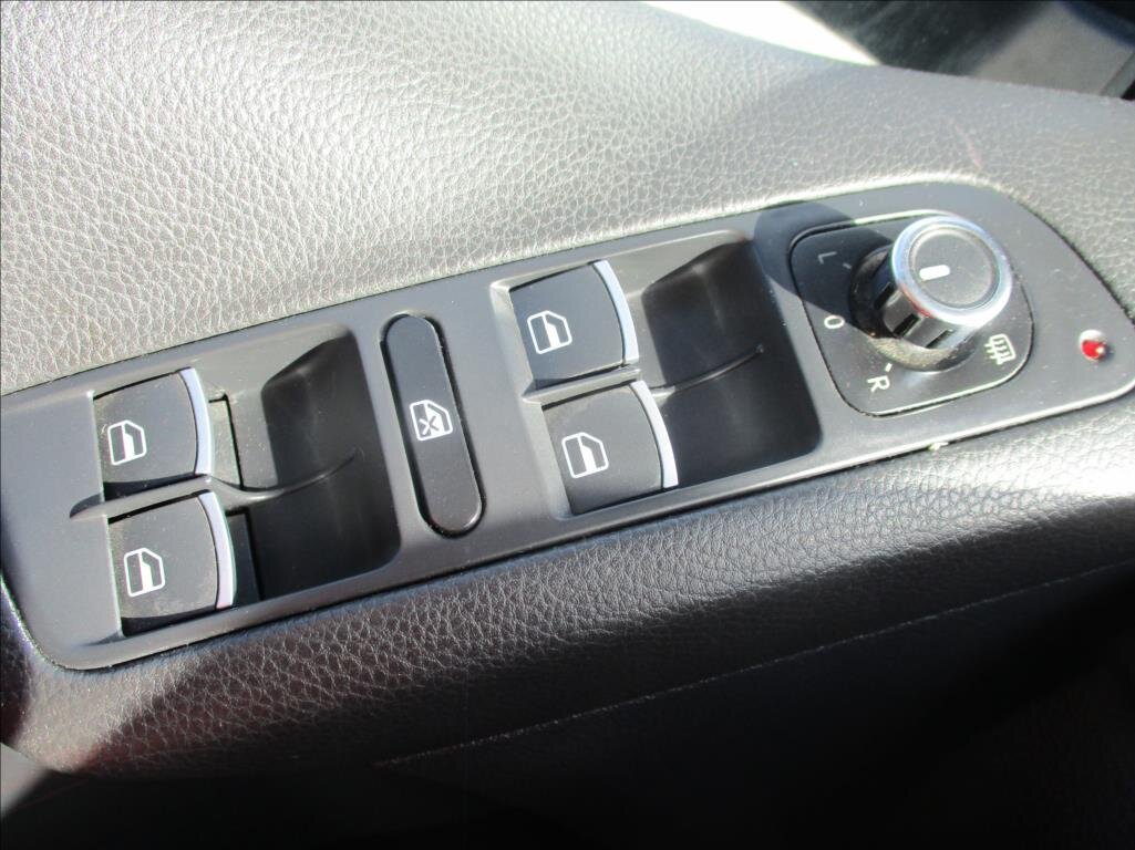 Volkswagen Tiguan SUV / Terénní 2,0 l 81 kw