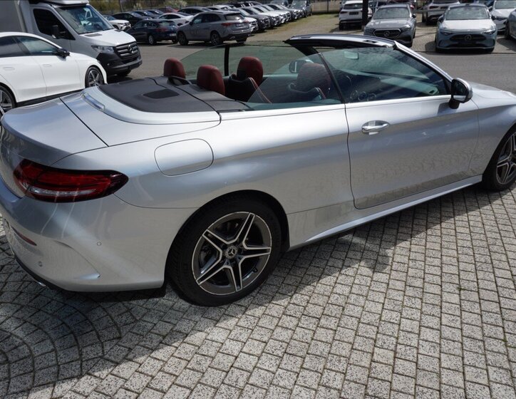 Mercedes-Benz Třídy C Kabriolet 2,0 l 190 kw