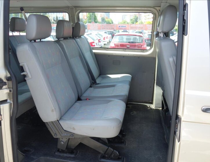 Volkswagen Transporter 13