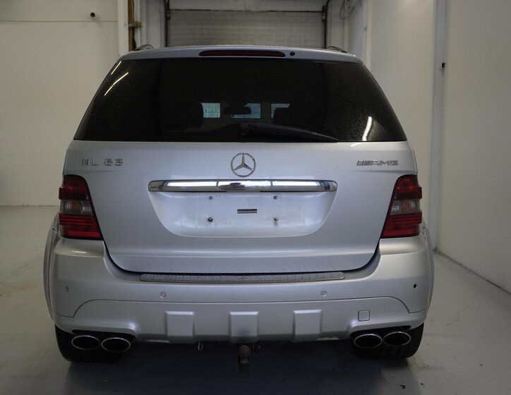 Mercedes-Benz Třídy M SUV 6,2 l 375 kw