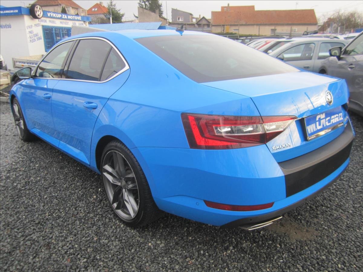 Škoda Superb Liftback 2,0 l 200 kw