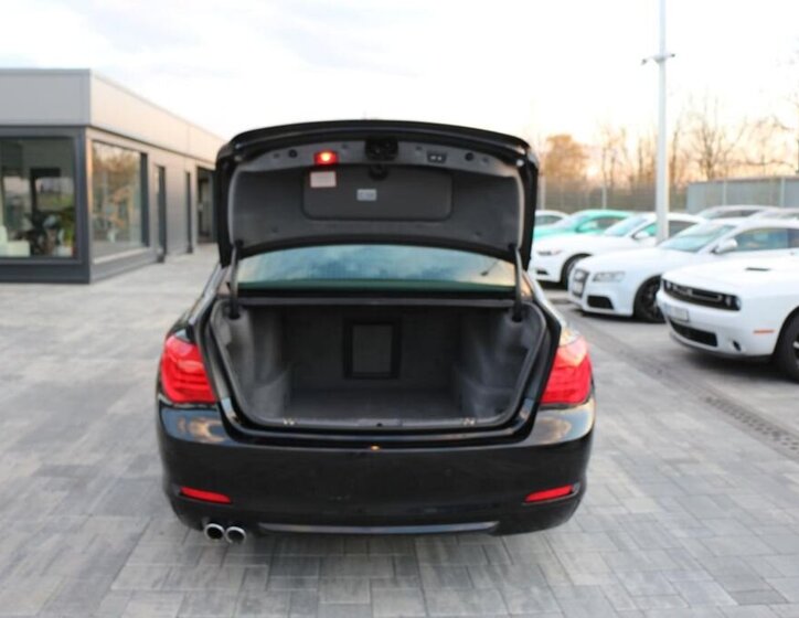 BMW Řada 7 Sedan / Limuzína 3,0 l 180 kw