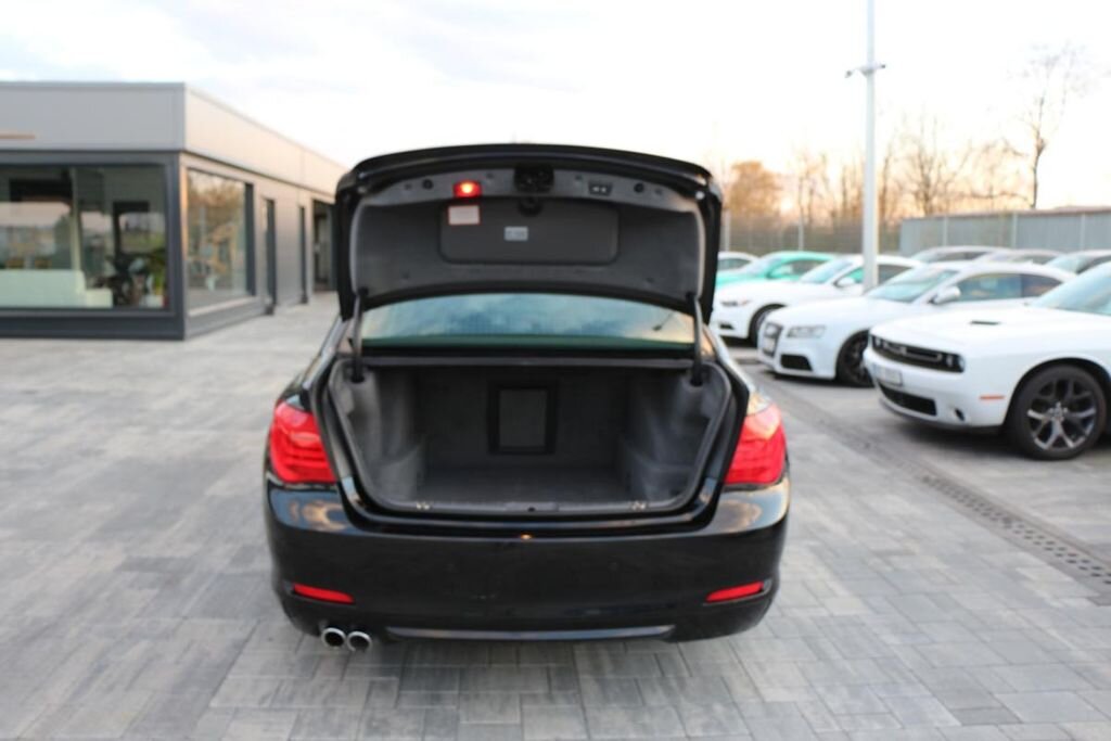 BMW Řada 7 Sedan / Limuzína 3,0 l 180 kw