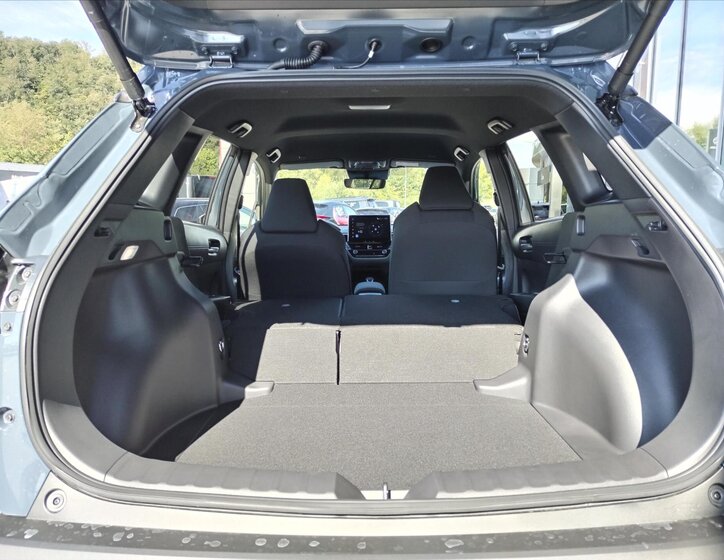 Toyota Corolla Cross 8