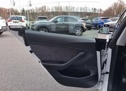 Tesla Model 3 Sedan / Limuzína 0,0 355 kw