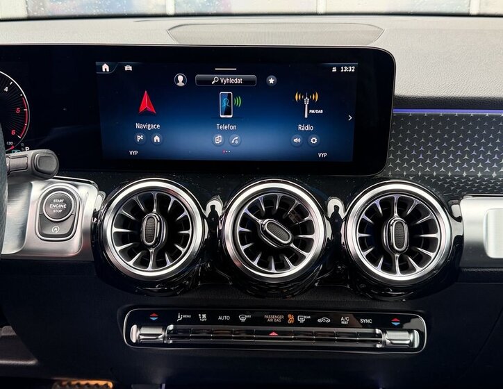 Mercedes-Benz GLB SUV / Terénní 2,0 l 110 kw