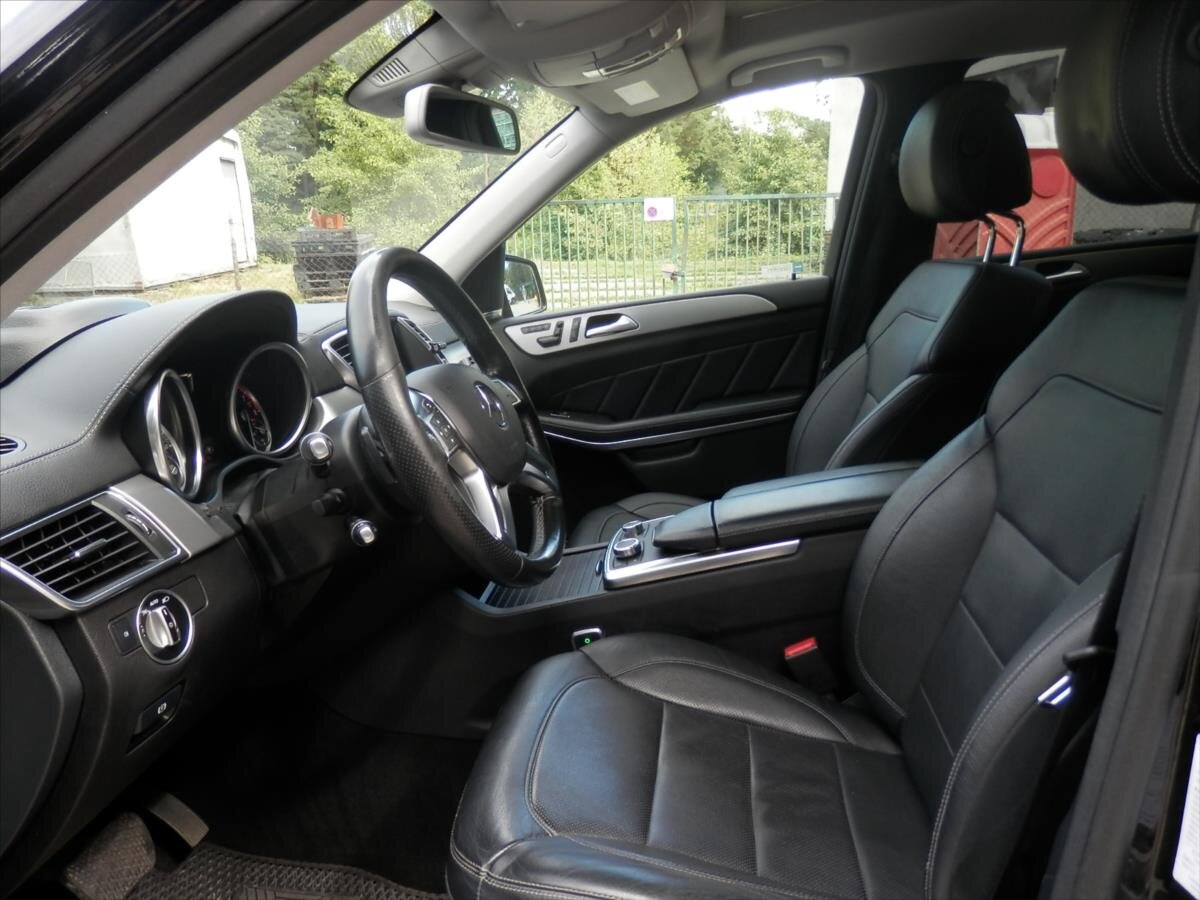 Mercedes-Benz GL SUV / Terénní 4,7 l 320 kw