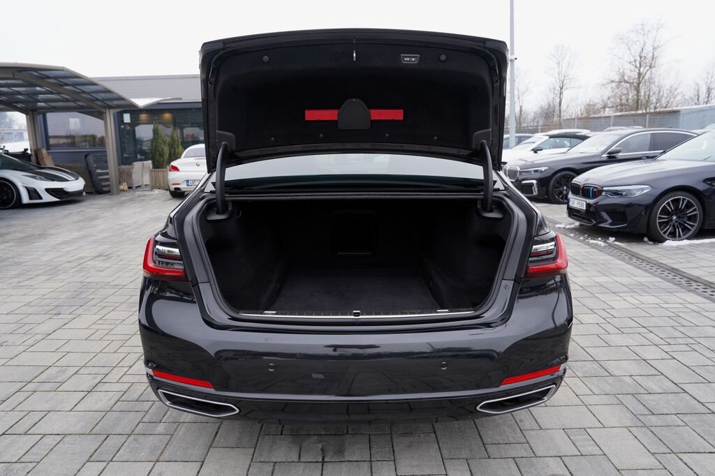 BMW Řada 7 Sedan 3,0 l 210 kw