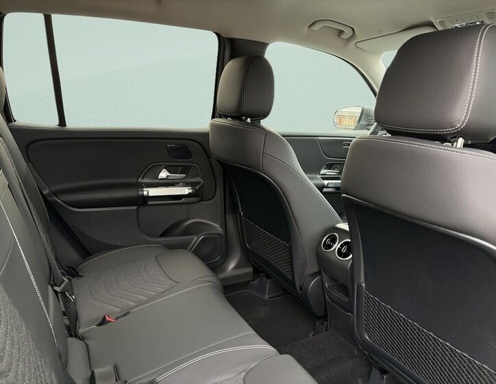 Mercedes-Benz GLB SUV / Terénní 1,3 l 120 kw