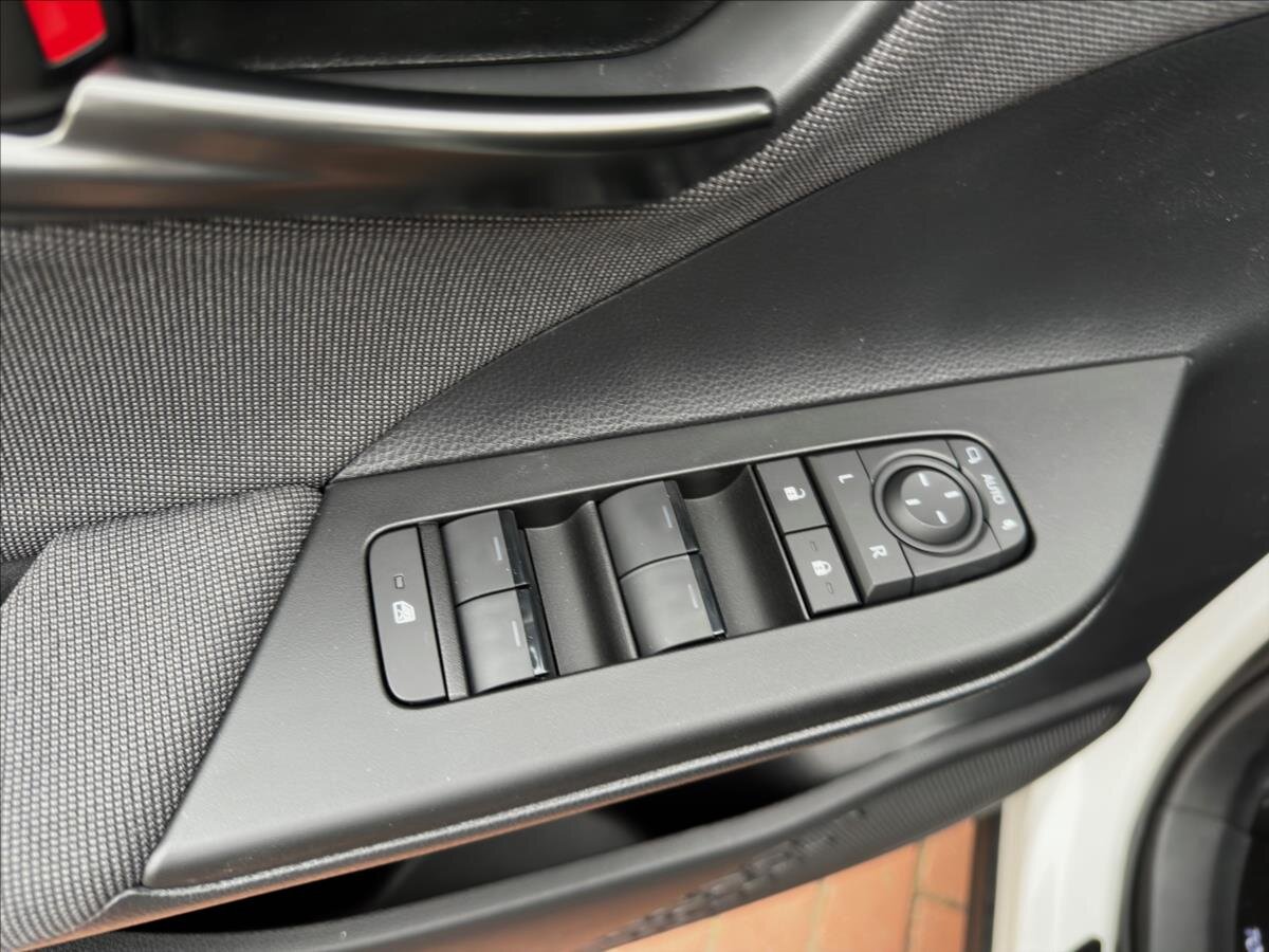 Toyota C-HR Hatchback 1,8 l 72 kw