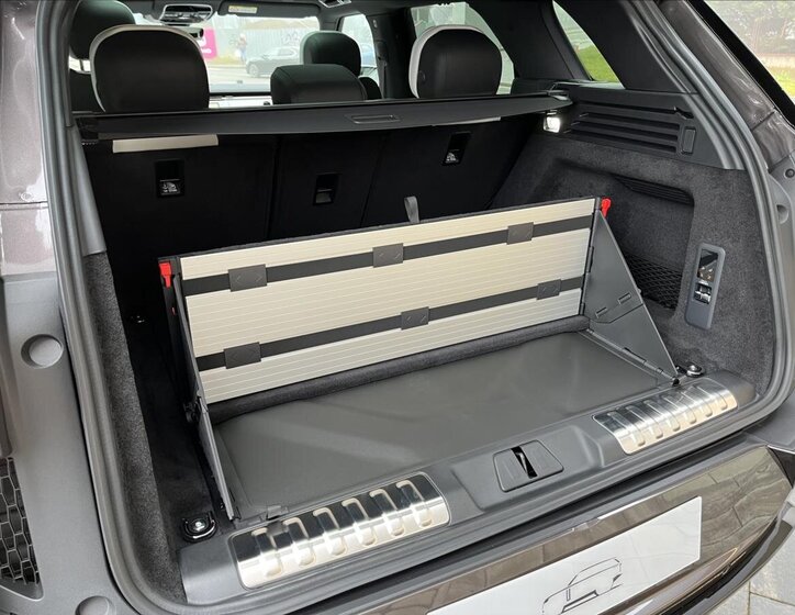 Land Rover Range Rover Sport SUV 3,0 l 221 kw