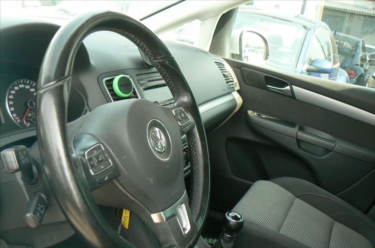 Volkswagen Sharan MPV 2,0 l 103 kw