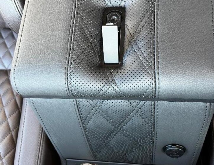 Land Rover Defender SUV / Terénní 2,2 l 90 kw