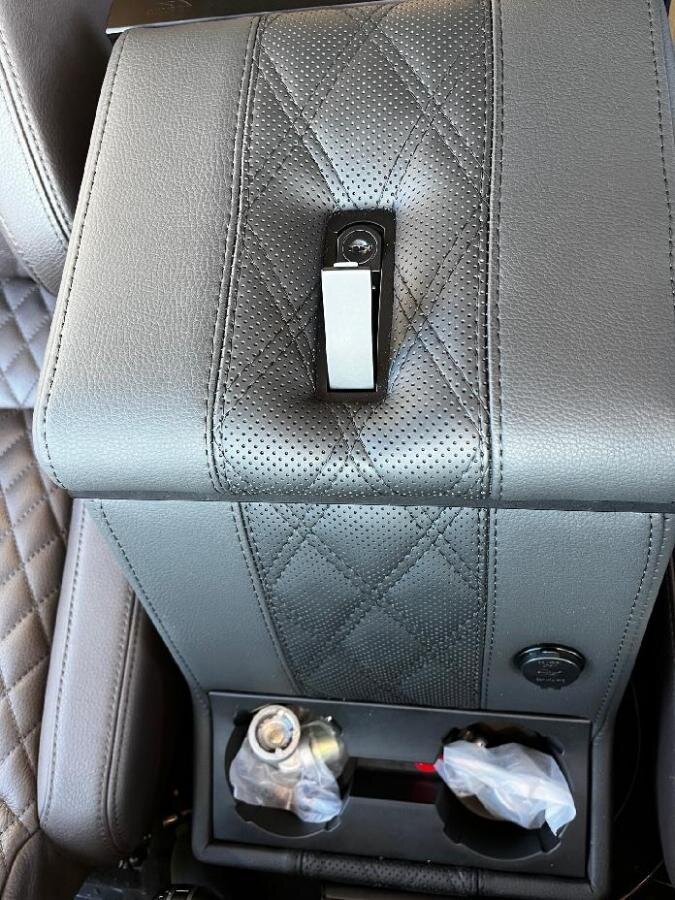 Land Rover Defender SUV / Terénní 2,2 l 90 kw