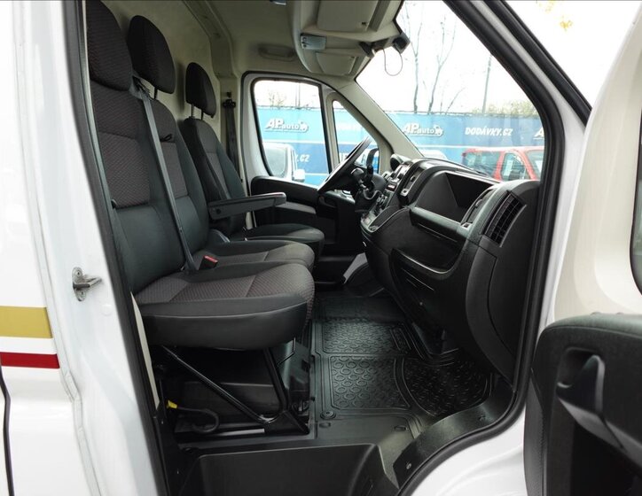 Peugeot Boxer Ostatní 2,2 l 121 kw