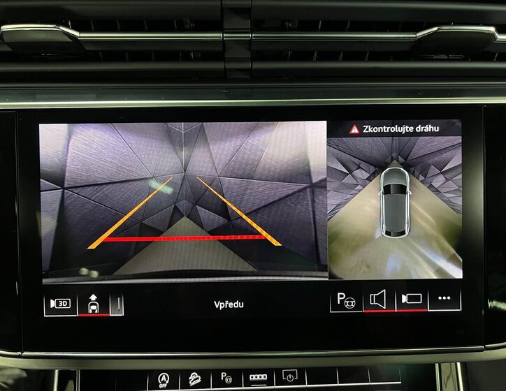 Audi Q8 SUV / Terénní 3,0 l 210 kw