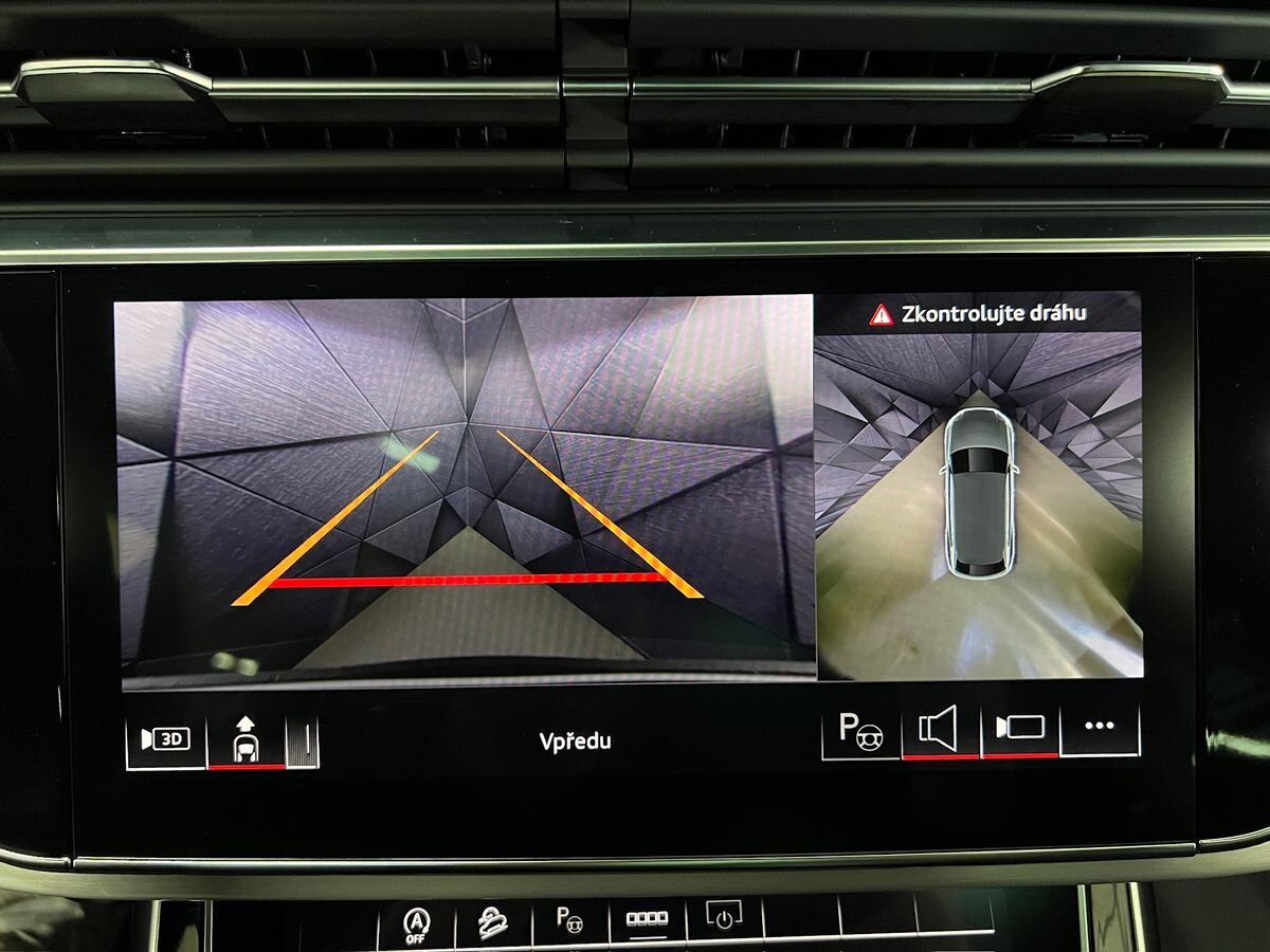 Audi Q8 SUV / Terénní 3,0 l 210 kw