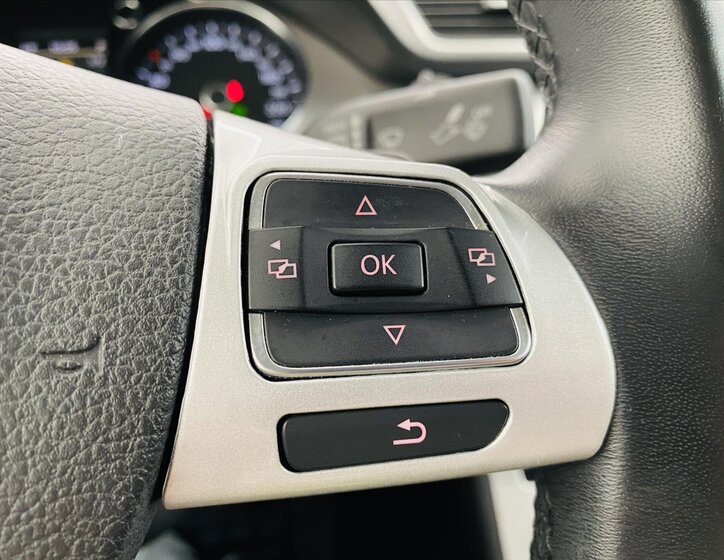 Volkswagen Passat Sedan / Limuzína 2,0 l 130 kw