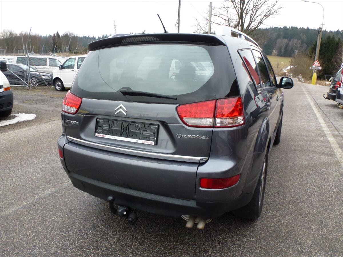 Citroën C-Crosser SUV 2,2 l 115 kw