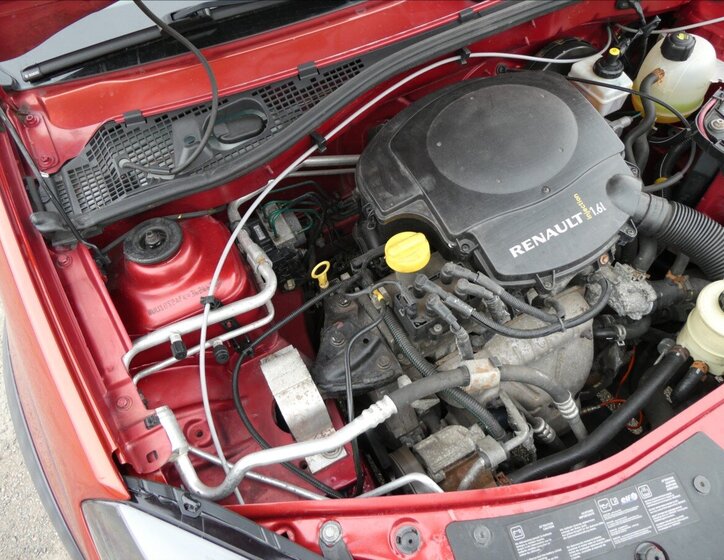 Dacia Sandero Hatchback 1,6 l 64 kw