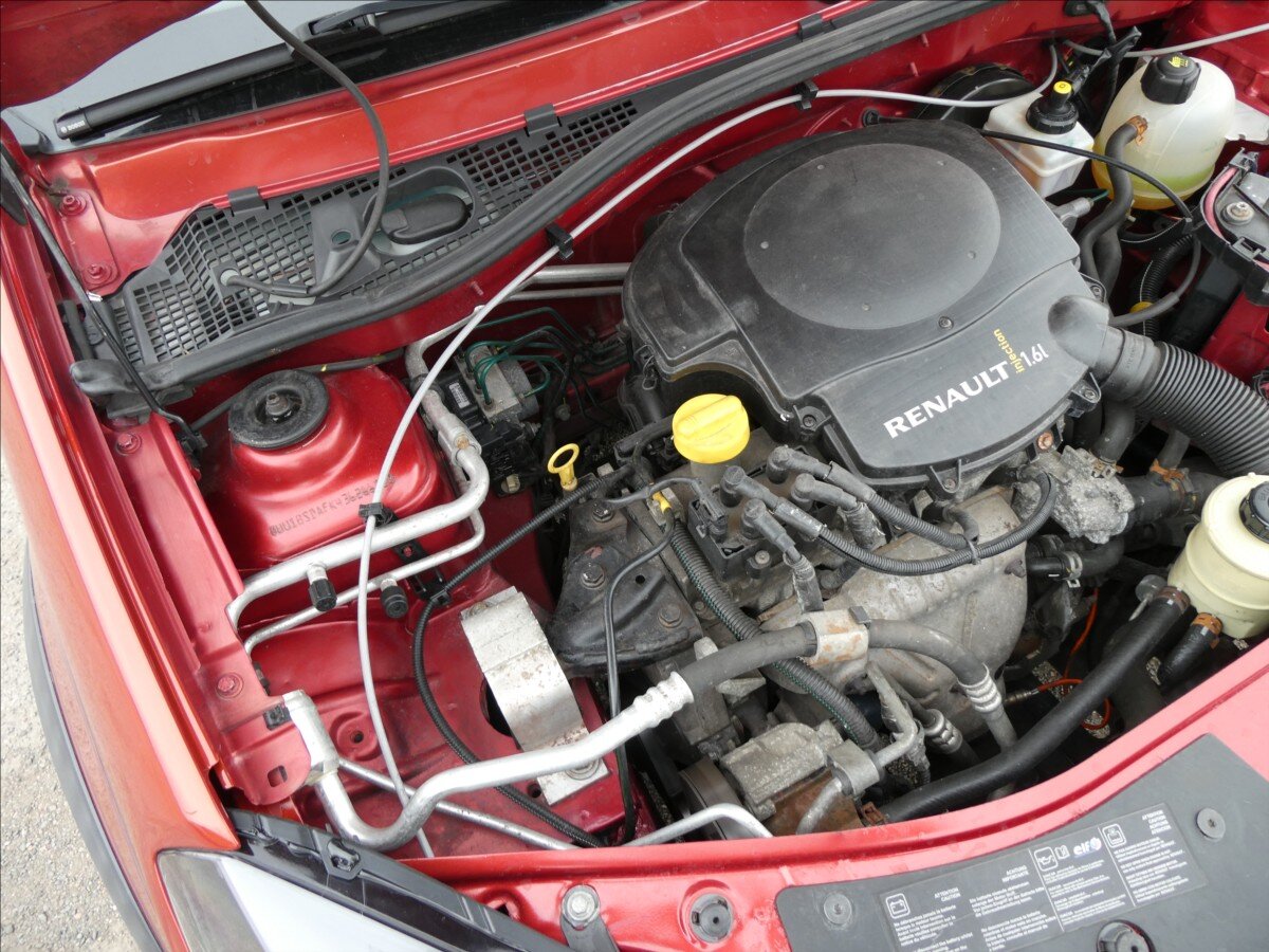 Dacia Sandero Hatchback 1,6 l 64 kw