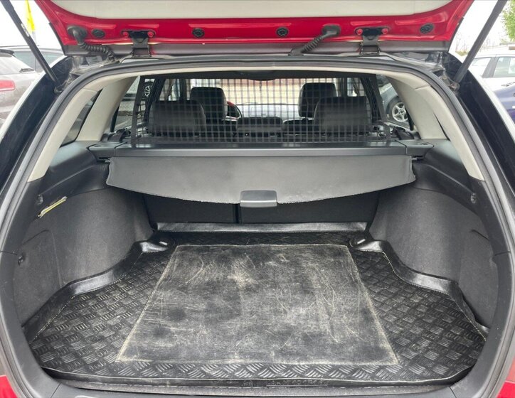 Toyota Avensis Kombi 2,0 l 93 kw