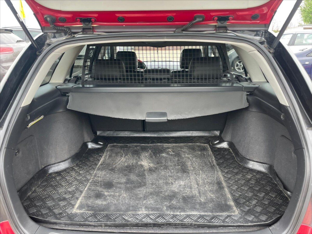 Toyota Avensis Kombi 2,0 l 93 kw