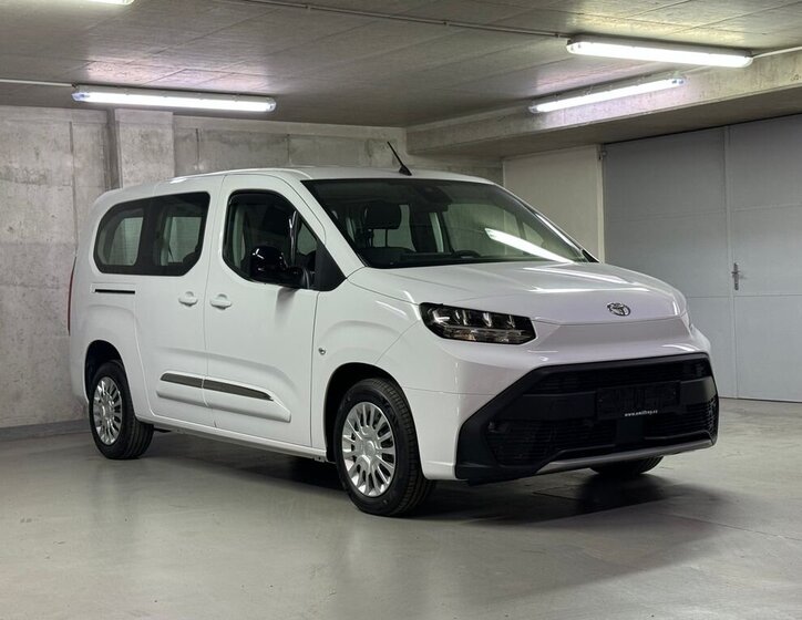 Toyota ProAce City Verso MPV 1,2 l 81 kw
