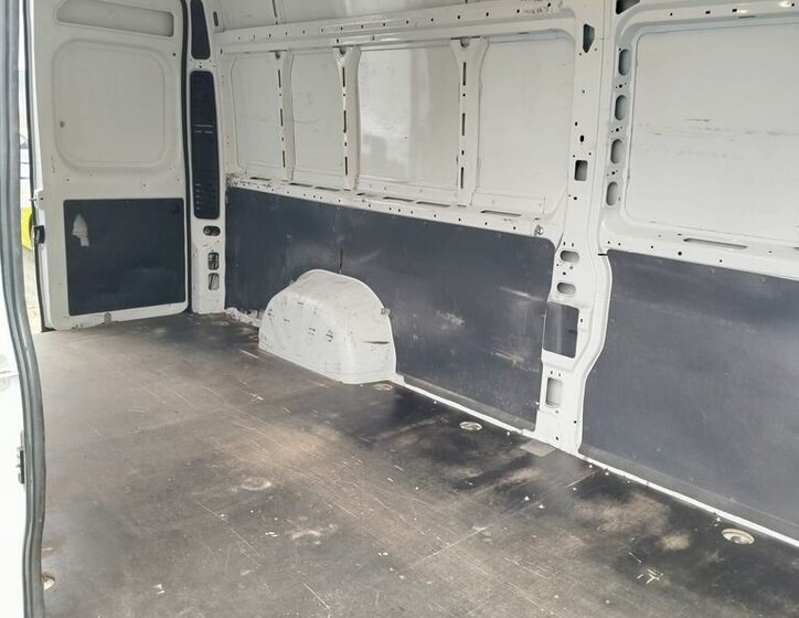 Peugeot Boxer Skříň 2,2 l 121 kw