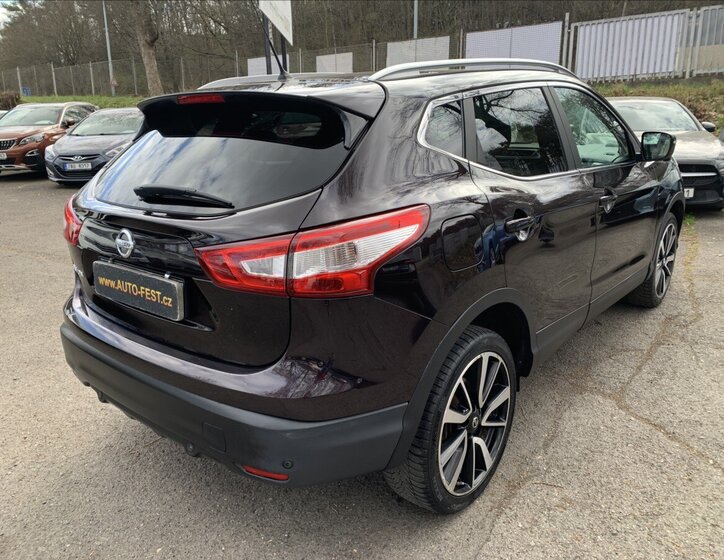Nissan Qashqai SUV / Terénní 1,6 l 96 kw