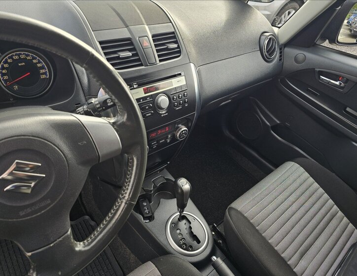 Suzuki SX4 12