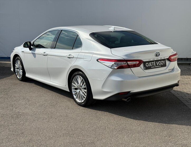 Toyota Camry Sedan / Limuzína 2,5 l 131 kw