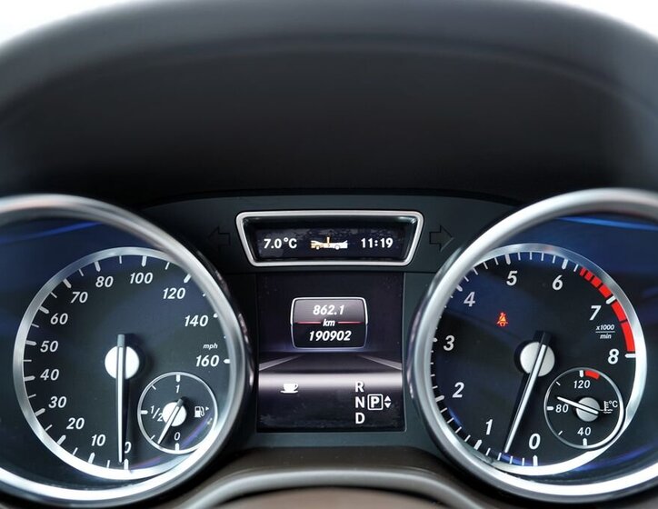 Mercedes-Benz GL SUV 4,7 l 320 kw