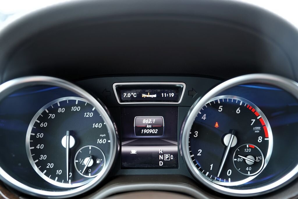 Mercedes-Benz GL SUV 4,7 l 320 kw