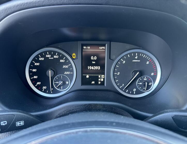 Mercedes-Benz Vito 9