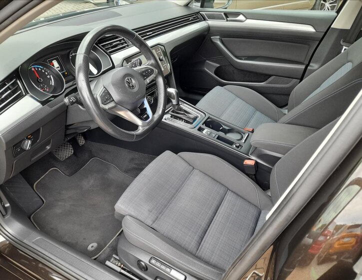 Volkswagen Passat Kombi 1,4 l 115 kw